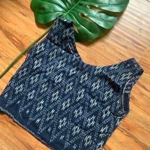 SALE Ends 5/22 - Vintage crop top 🌿